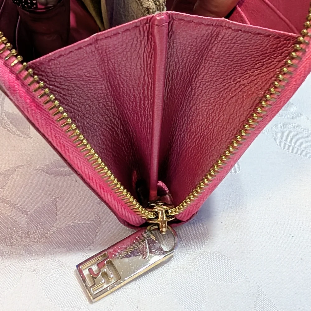Fendi Vitello Birkin Logo Zip Around Wallet - Rosa (Metallic Pink)